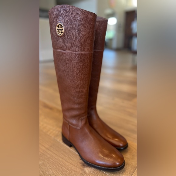 NWOT- Tory Burch Junction Boots- Brown Pebbled Leather - size 8.5M - Picture 2 of 16
